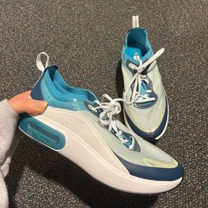 Nike air max dia women’s size 8